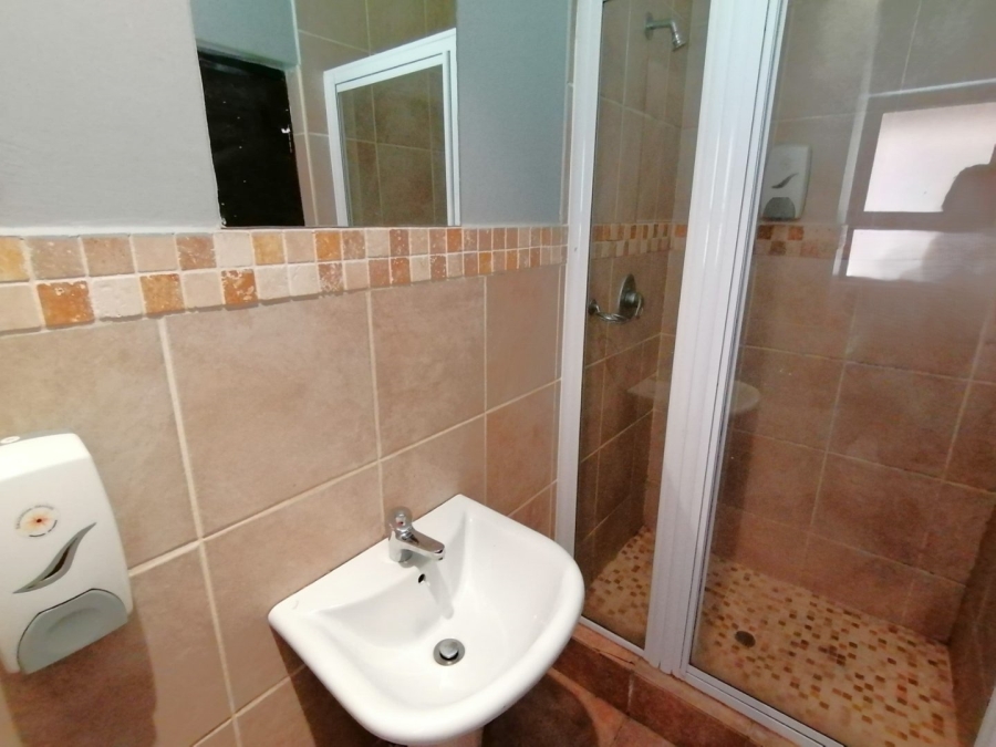 1 Bedroom Property for Sale in Vredenhof Sh Free State